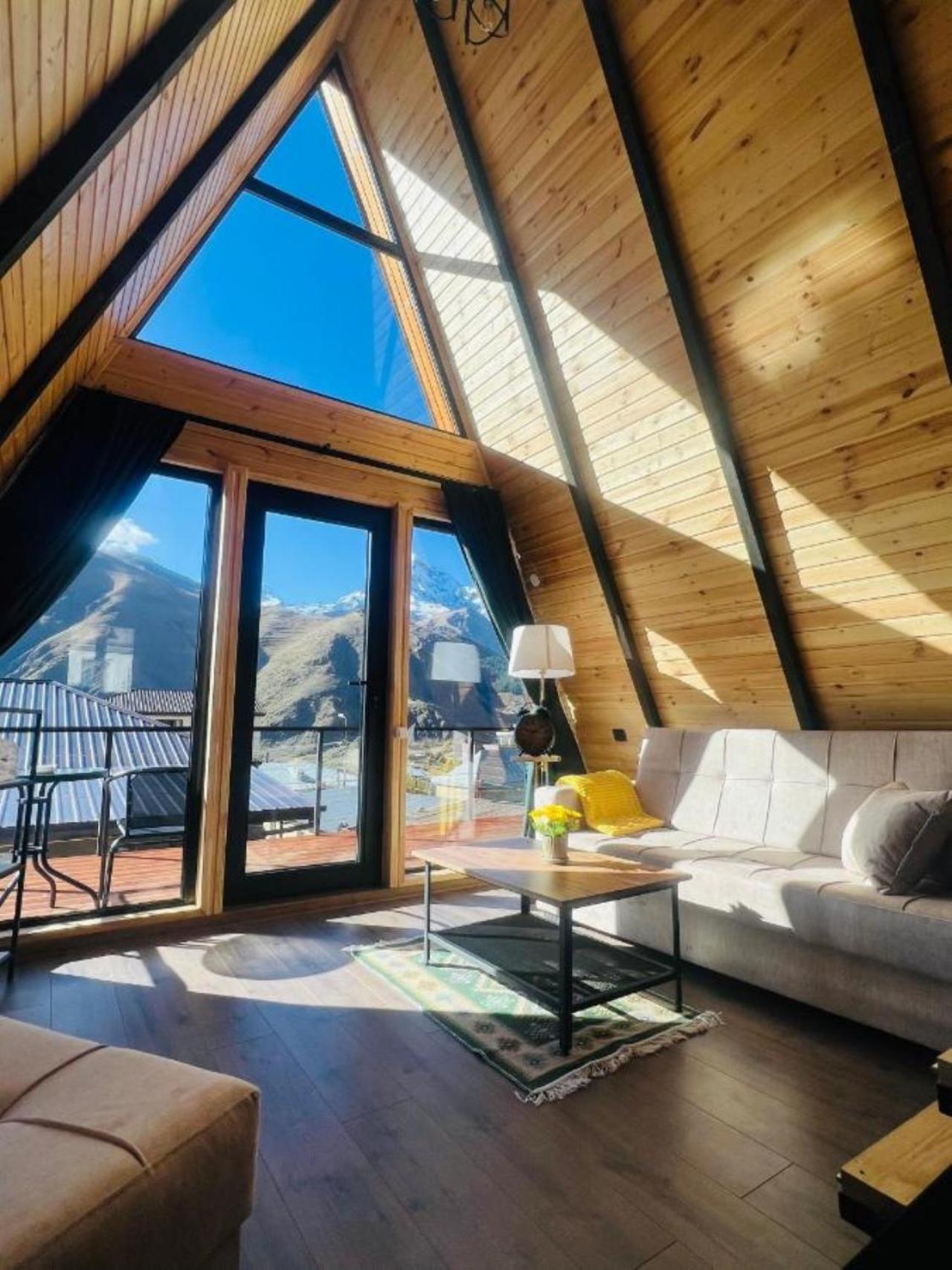 Hotel Pyramid Kazbegi Zewnętrze zdjęcie