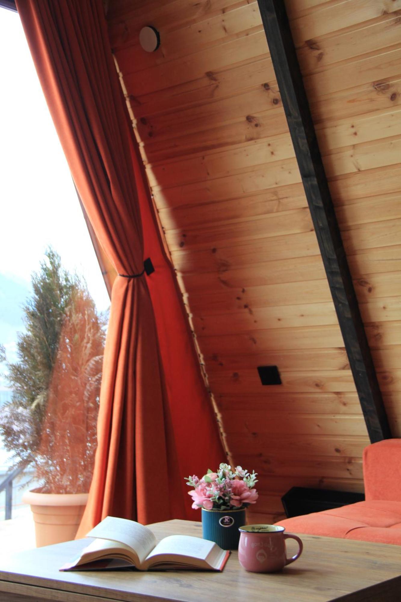 Hotel Pyramid Kazbegi Zewnętrze zdjęcie